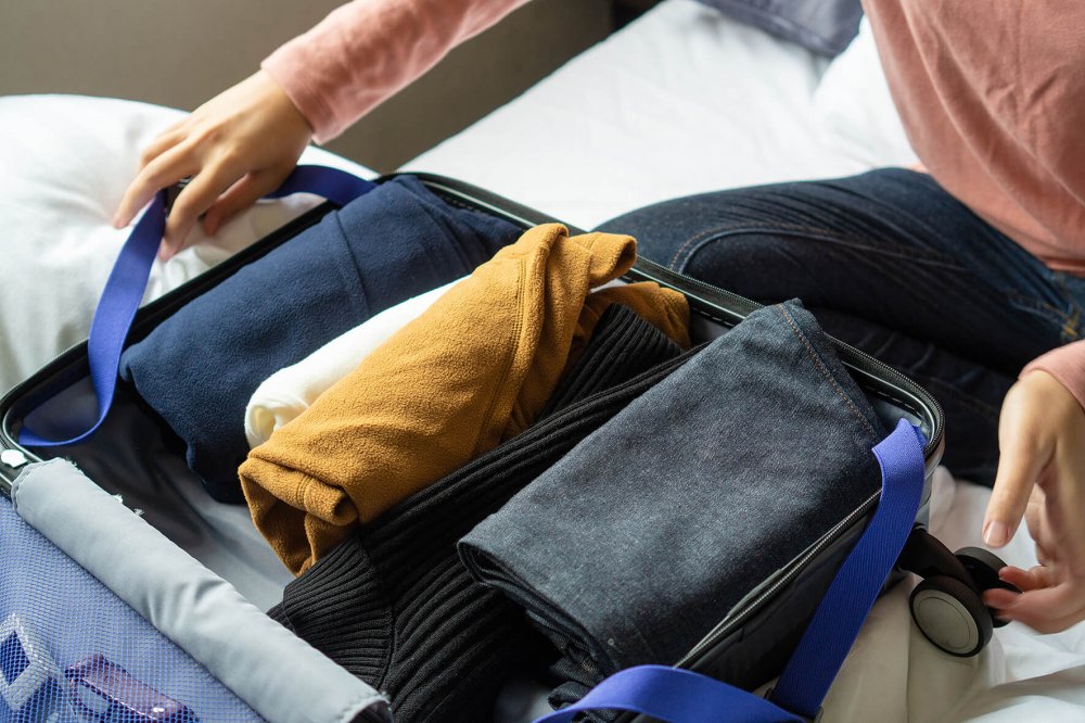 How to Choose and Pack a Suitcase - Travel Guide